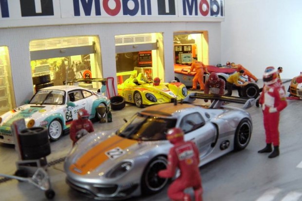 Ausstellungsvitrine Porsche